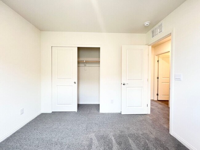 Building Photo - 5716 Serene Rock St