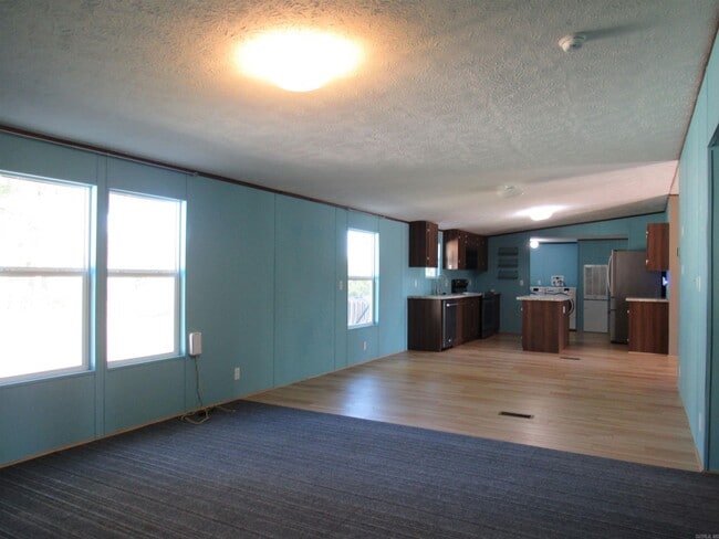 Building Photo - 12 Flintstone Cove