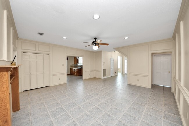 Building Photo - 10503 Great Plains Ln