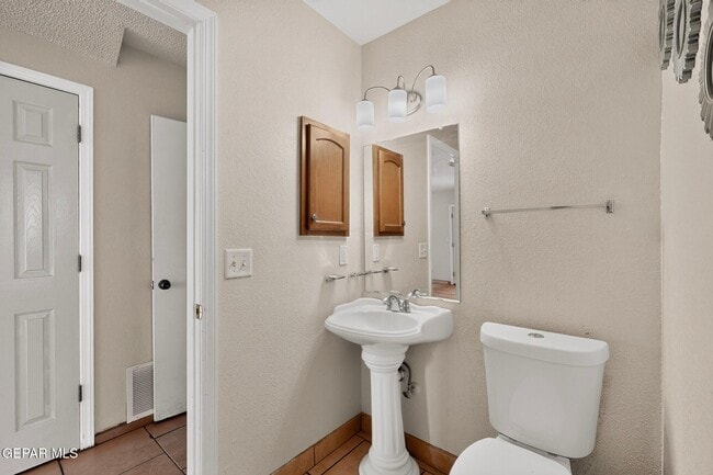 Building Photo - 14224 Desert Ash Dr