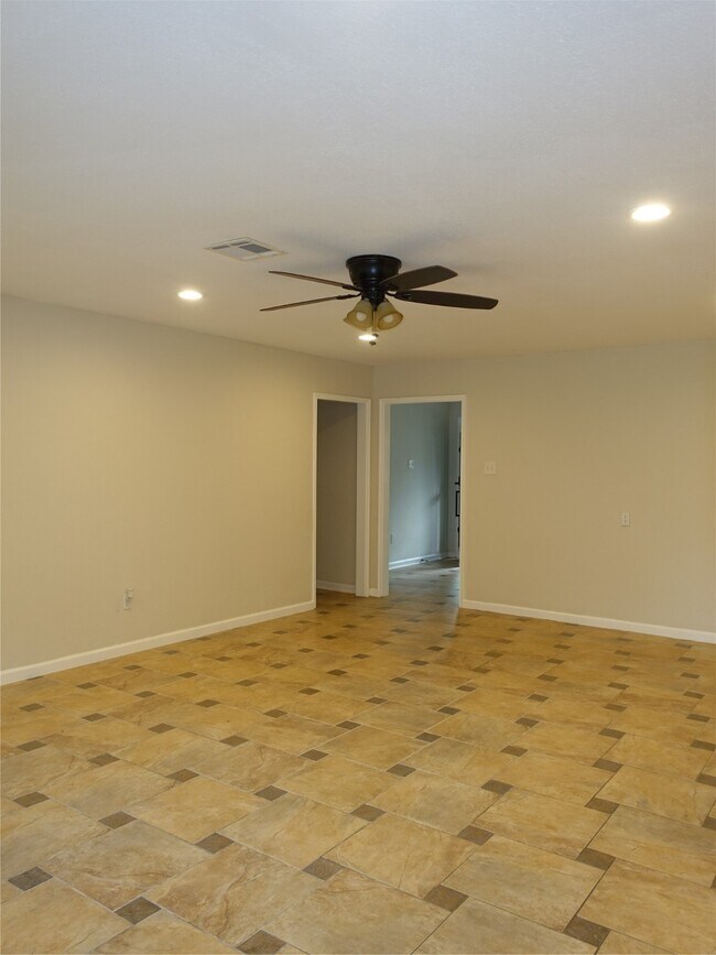 Building Photo - 1038 Cottage Oak Ln