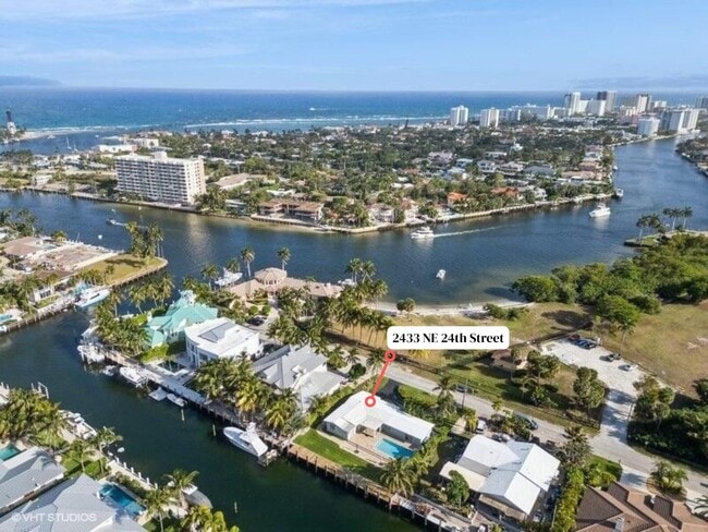 Building Photo - 2433 NE 24th St