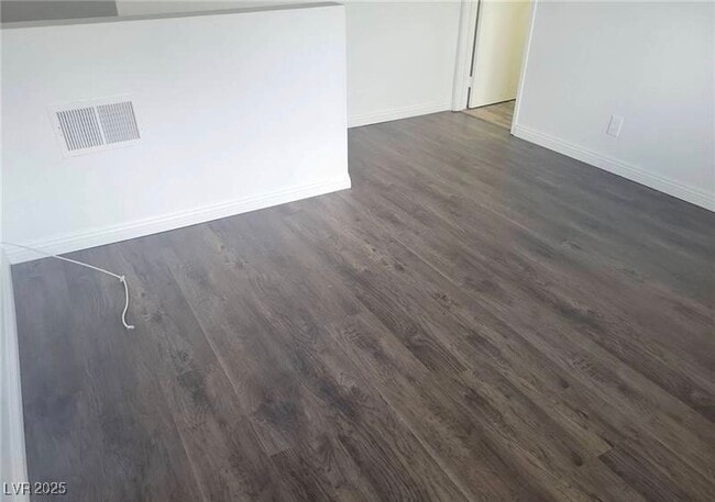 Building Photo - 5235 Gray Ln