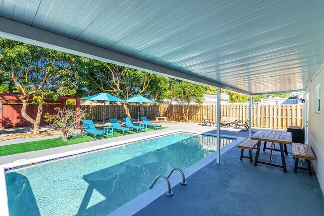 Building Photo - 7001 Coolidge St