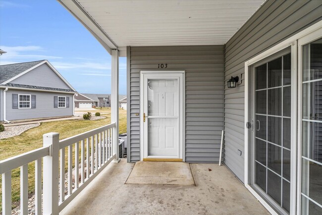 Building Photo - 2 bedroom, 2 bathroom condo!