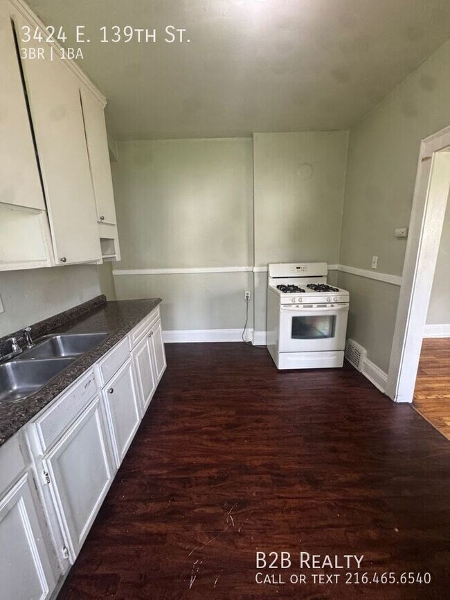 Building Photo - 3424 E 139th St