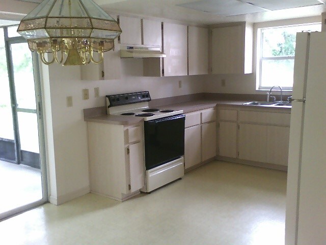 Building Photo - 7429 Mead Dr
