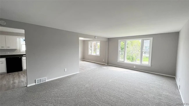 Living/Family Room - 198 Garden Pky