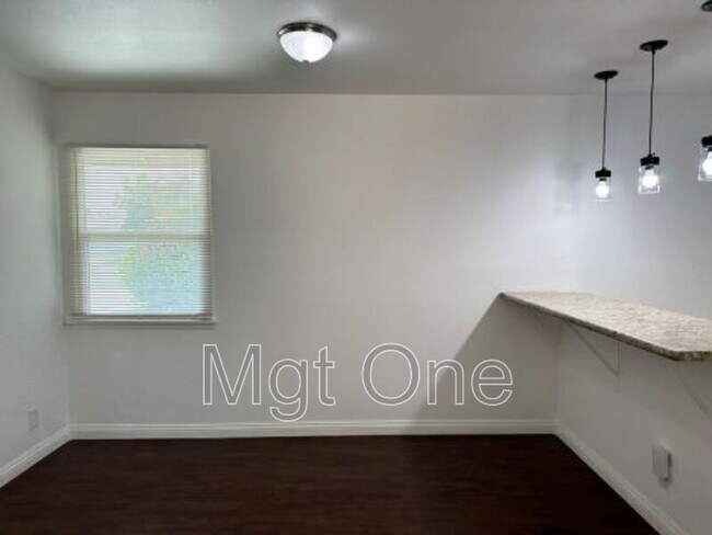 Building Photo - 10539 Pendleton St