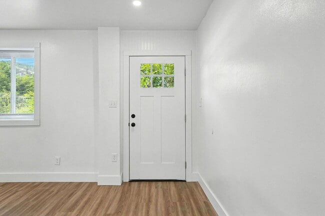 Building Photo - Modern Renovation - Sharpsburg