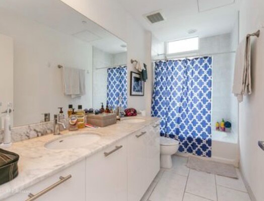Building Photo - 950 Brickell Bay Dr