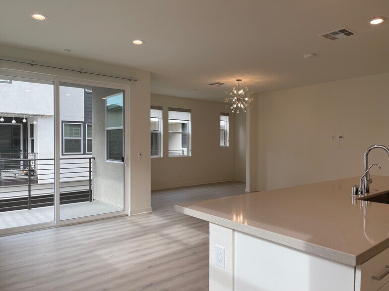 Building Photo - 3032 Marquee Way