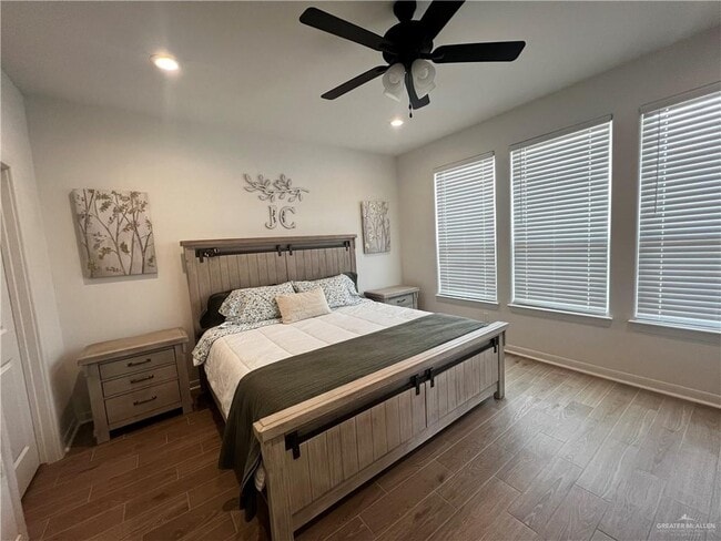 Building Photo - 23 El Paso Dr