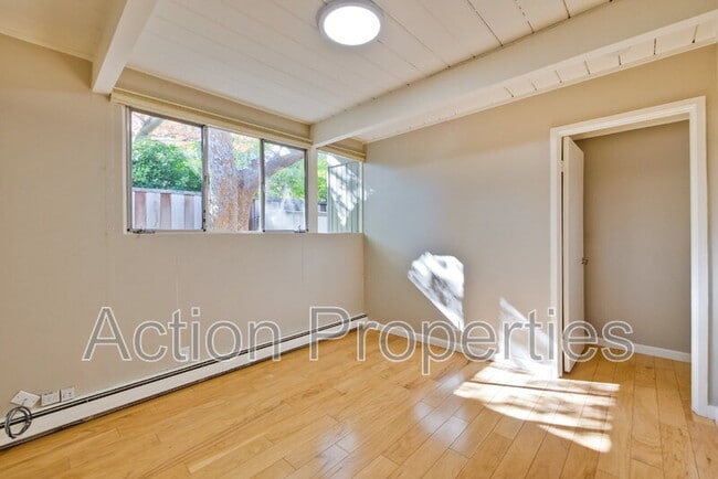 Building Photo - 3733 Carlson Cir