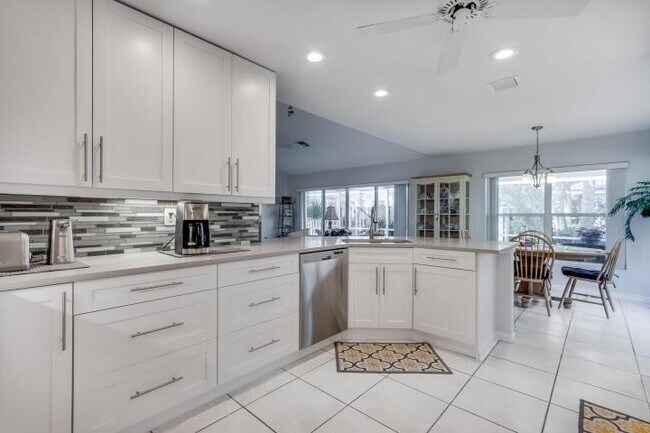 Building Photo - 5221 NW 65th Ave