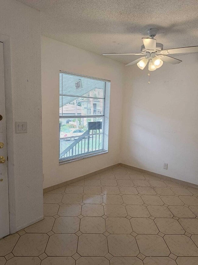 Building Photo - 13283 Pineapple Palm Ct