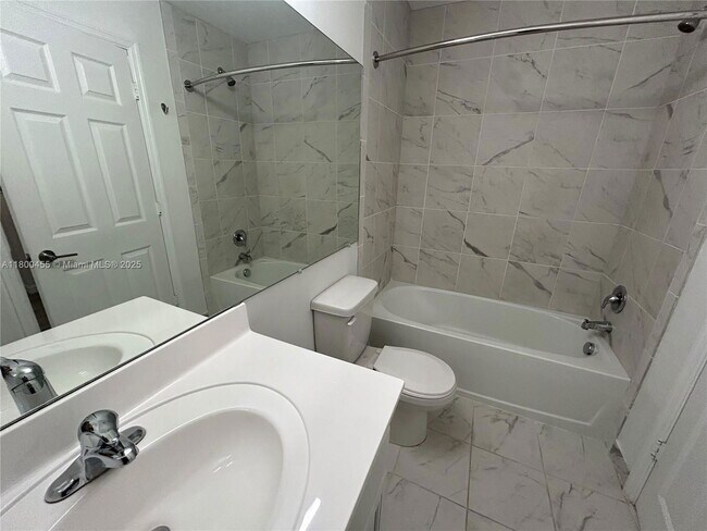 Building Photo - 4756 SW 63rd Ave