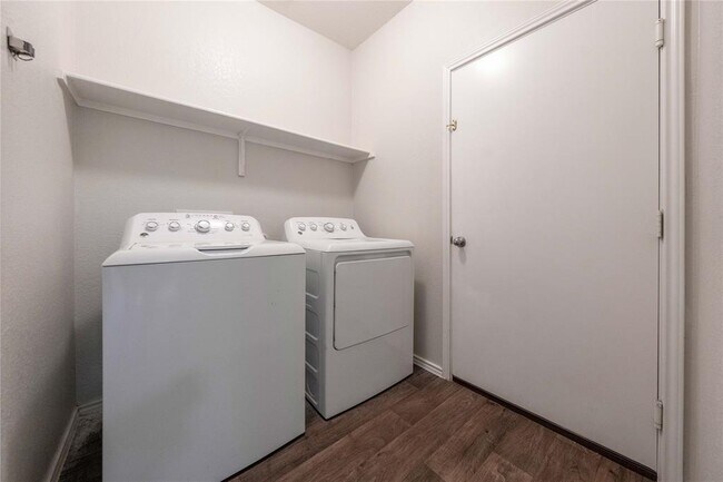 Building Photo - 15106 Kent Justin Dr