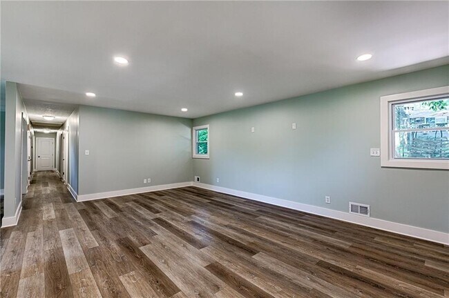 Building Photo - 3979 Potomac Dr NW