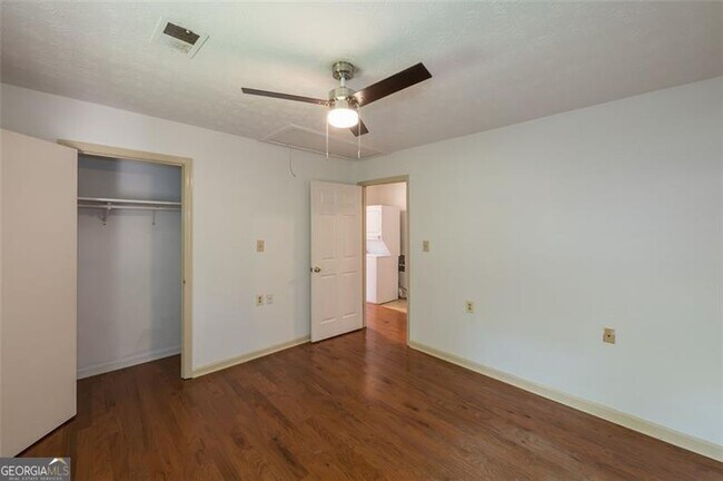 Building Photo - 503 Connally St SE