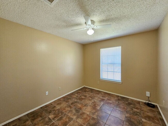 Building Photo - 1507 Nina Dr