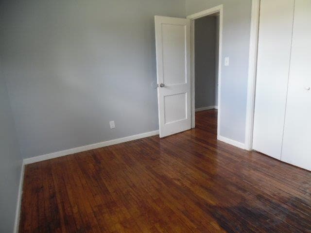 Building Photo - 2 BR 1 BA Duplex