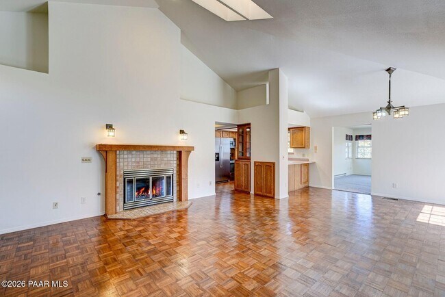 Building Photo - 1957 Forest View