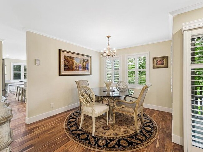 Building Photo - "Spacious 2-Bed, 2-Bath Gem in Prime Bellevue Location - 1455 Sq Ft of Modern Living!"