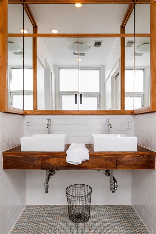 Building Photo - 1504 Treadwell St