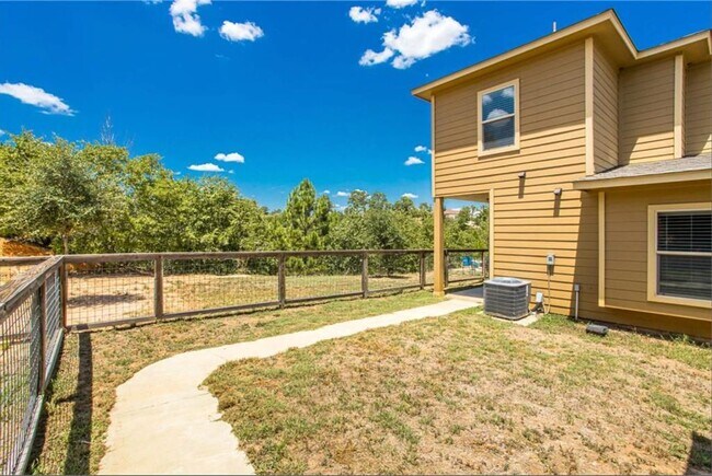 Building Photo - 134 Honopu Dr