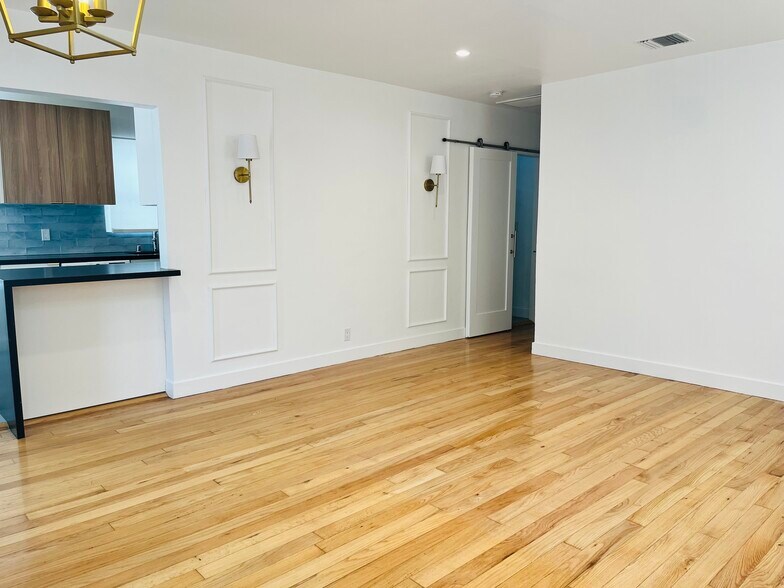 Living Room - 416 Longfellow Ave