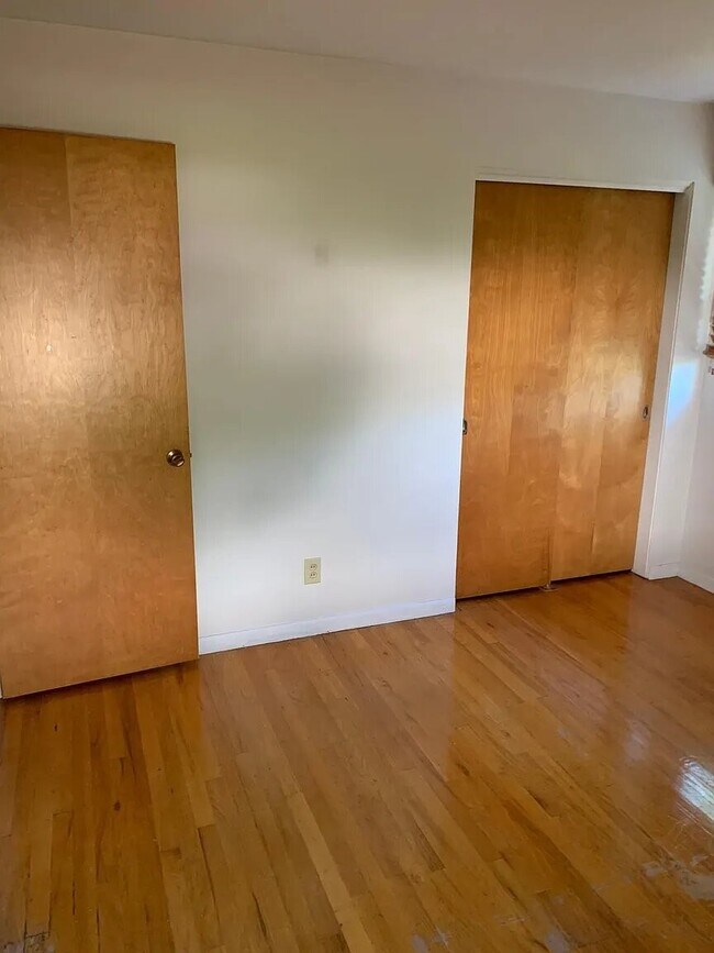 Building Photo - 3137 Belmont Ave