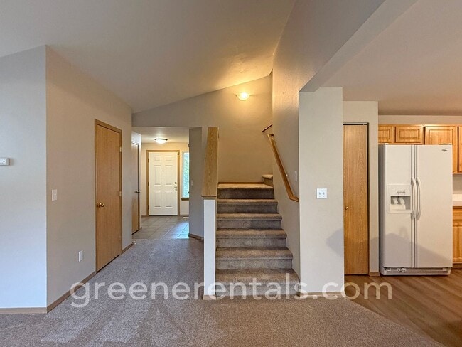 Building Photo - 3 Bed 2.5 Bath Townhouse in Lancaster off ...