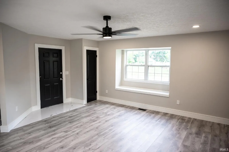 Building Photo - 916 E Dixon St