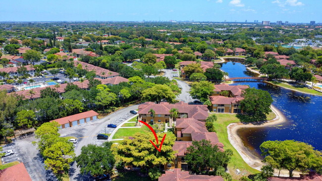 Building Photo - 4847 Via Palm Lakes