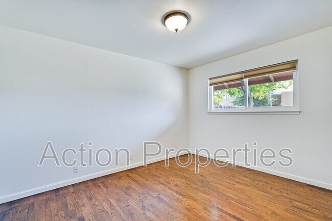 Building Photo - 4225 Borina Dr