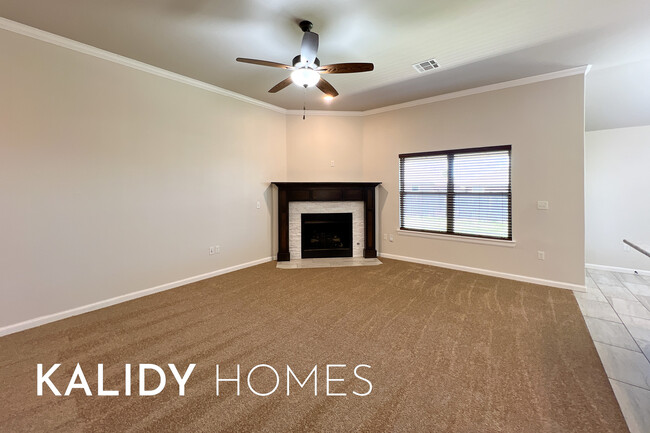 Building Photo - 4812 Crystal Hill Dr