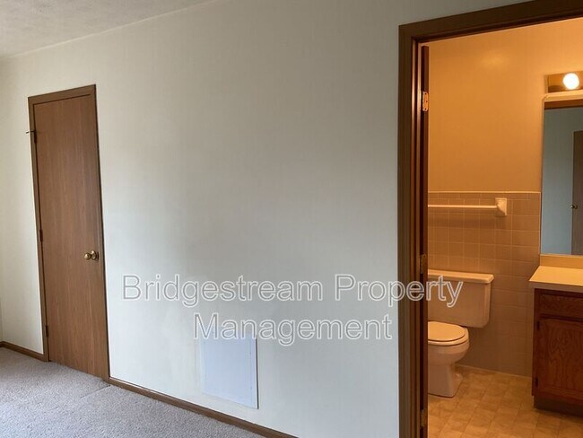 Building Photo - 4595 Burchdale St