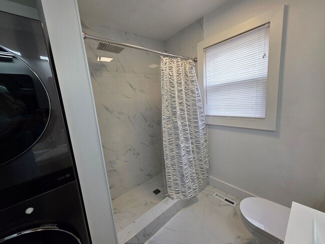 Building Photo - Pink Flamingo #1