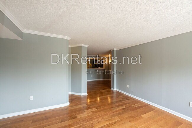 Building Photo - 795 Hammond Dr NE