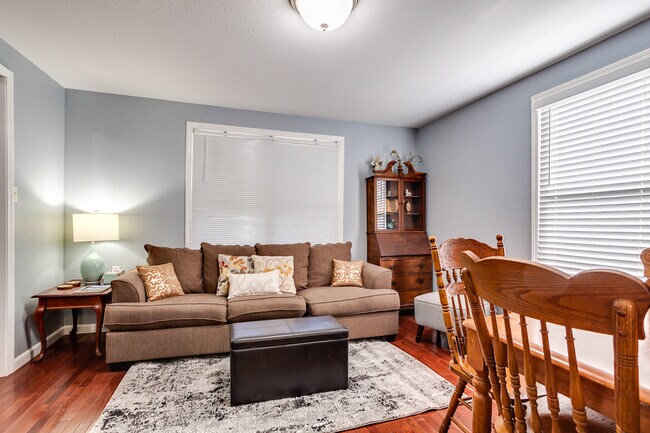 Building Photo - 507 Cambridge St