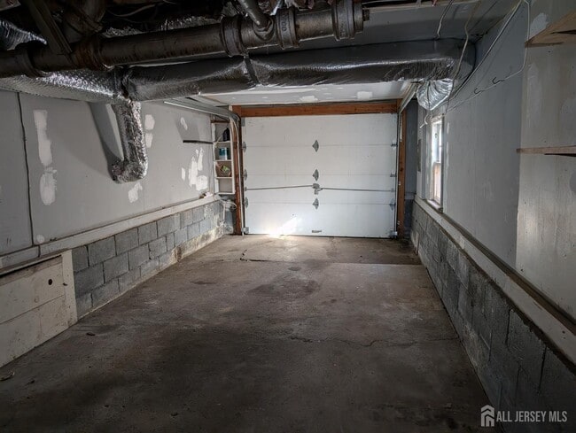 Building Photo - 11 S Holly Ave