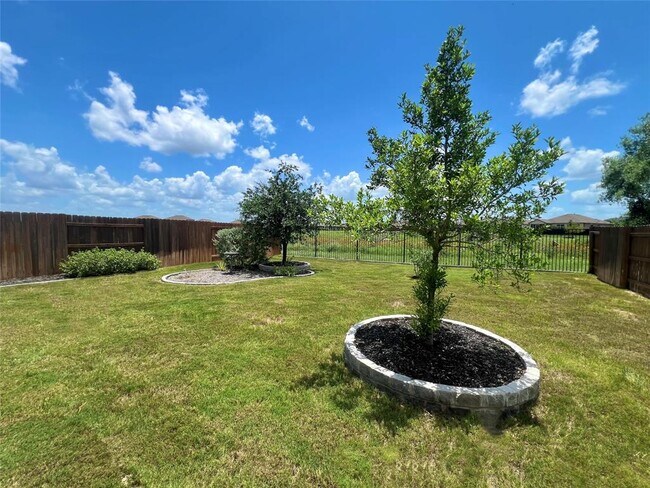 Building Photo - 111 Chinaberry Bnd