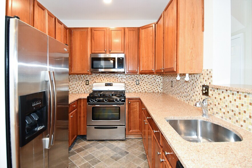 Building Photo - 11322 Westbrook Mill Ln