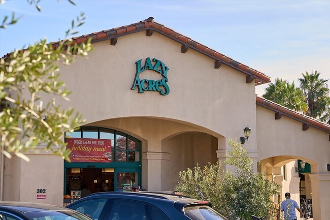 Building Photo - Catch the Wave of Modern Comfort at Our Reef Oasis