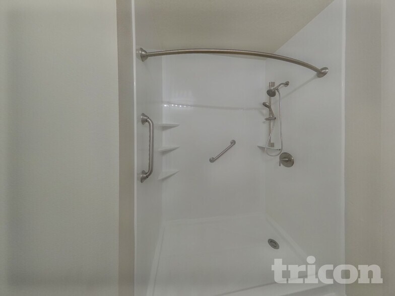 Building Photo - 3170 Bethpage Loop