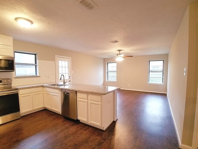 Building Photo - 3523 Mayfield Oaks Ln