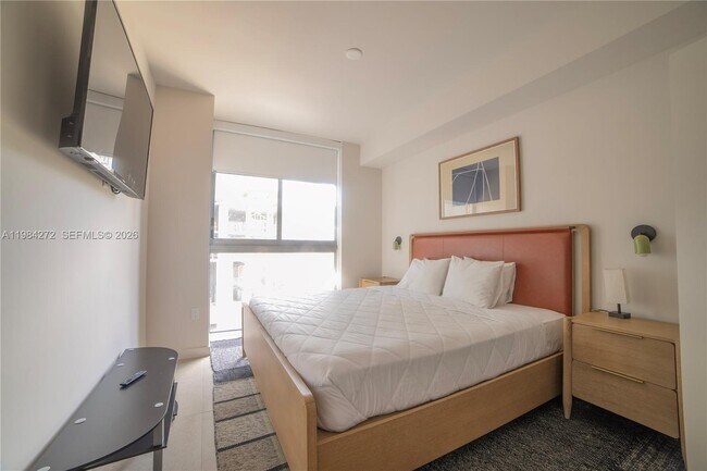 Building Photo - 11 NE 6th St