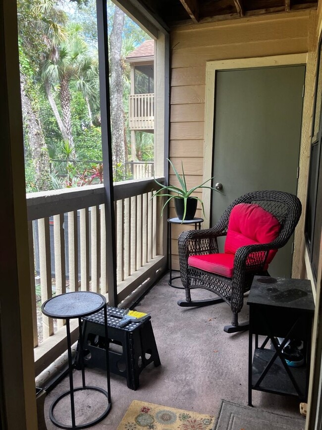 Building Photo - Gorgeous condo in the beautiful Preserves ...