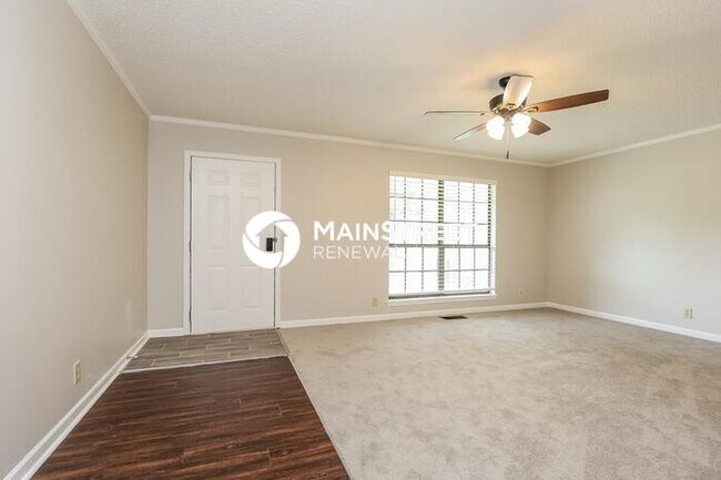 Building Photo - 4 Bedroom Pet-Friendly Home in GOODLETTSVILLE, TN with Main Street Renewal